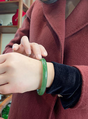 高性价比手镯圆条镯承悦碧玉