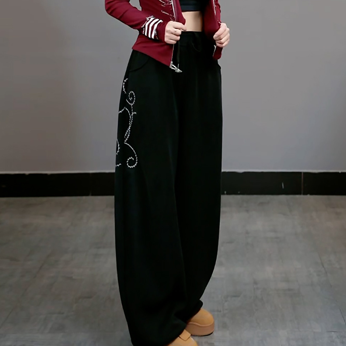 Ader潮酷运动刺绣弯刀卫裤女2026春季新款宽松阔腿垂感百搭休闲裤,淘宝优惠券,粉丝福利购,淘宝优惠卷