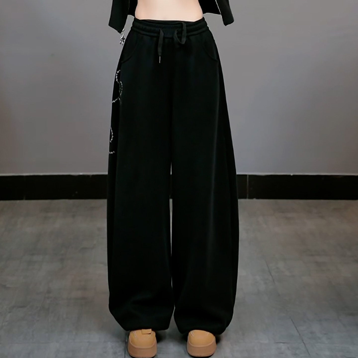 Ader潮酷运动刺绣弯刀卫裤女2026春季新款宽松阔腿垂感百搭休闲裤,淘宝优惠券,粉丝福利购,淘宝优惠卷