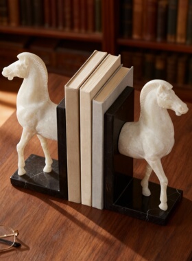 白色马造型书架桌面装饰摆件