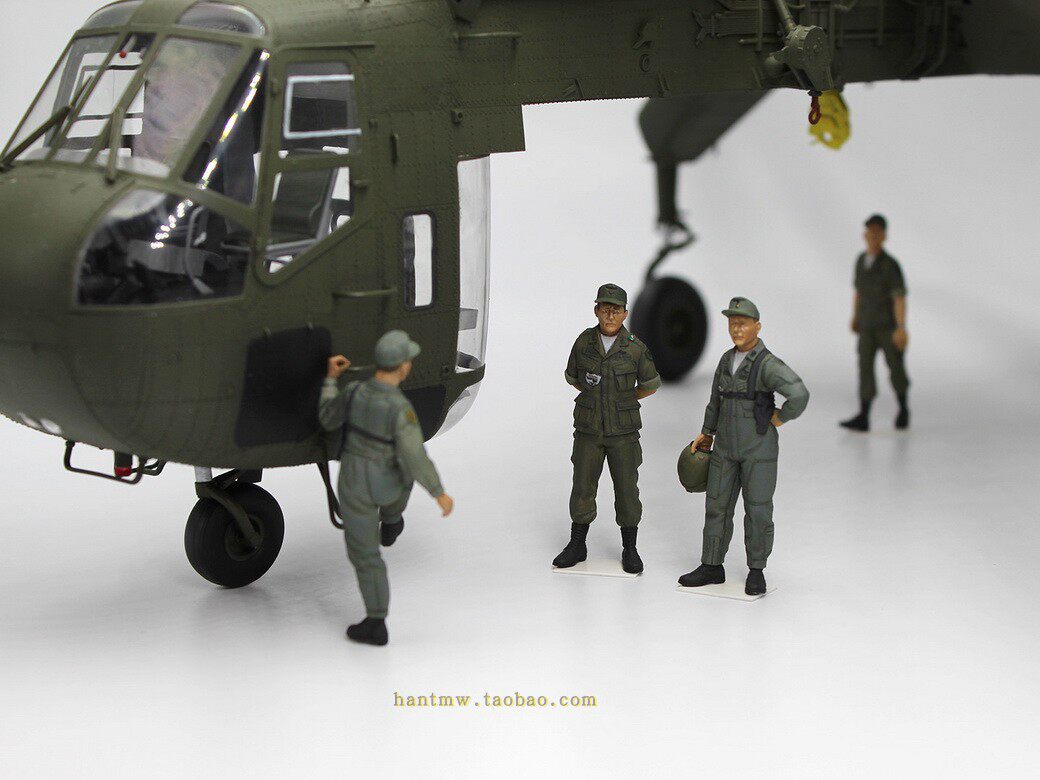 ICM53101美军直升机飞行员空勤人员兵人1/35塑料拼装模型 - 图2