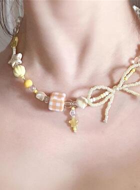 花想容多巴胺黄蝴蝶结串珠锁骨链