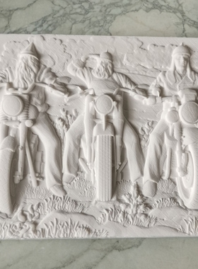 骑摩托车的人浮雕装饰画高级家居桌面摆件北欧人物艺术家居装饰品