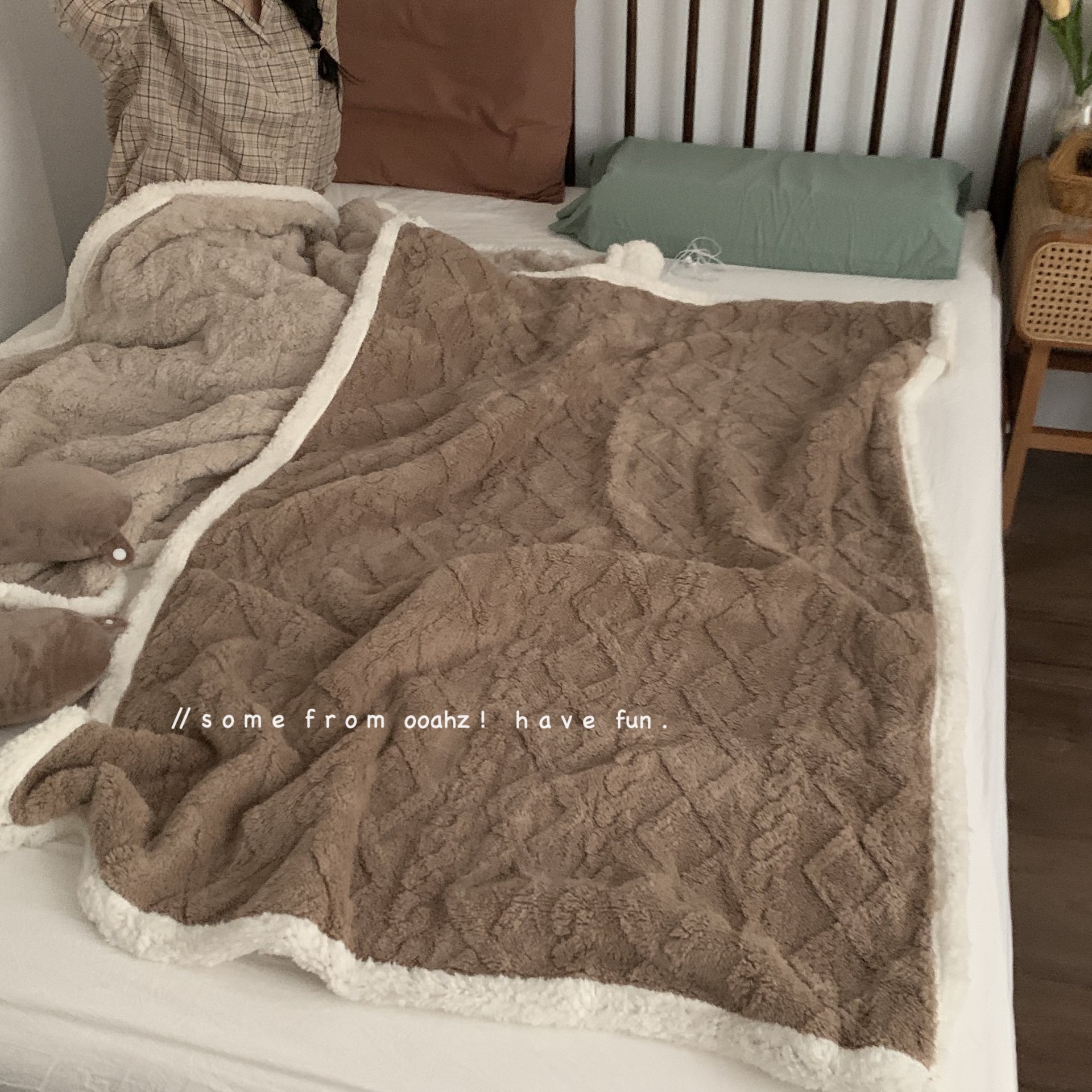 保持温热感~纯色塔芙绒毛毯秋冬提花双层加厚大朵羊羔绒休闲毯子,淘宝优惠券,粉丝福利购,淘宝优惠卷