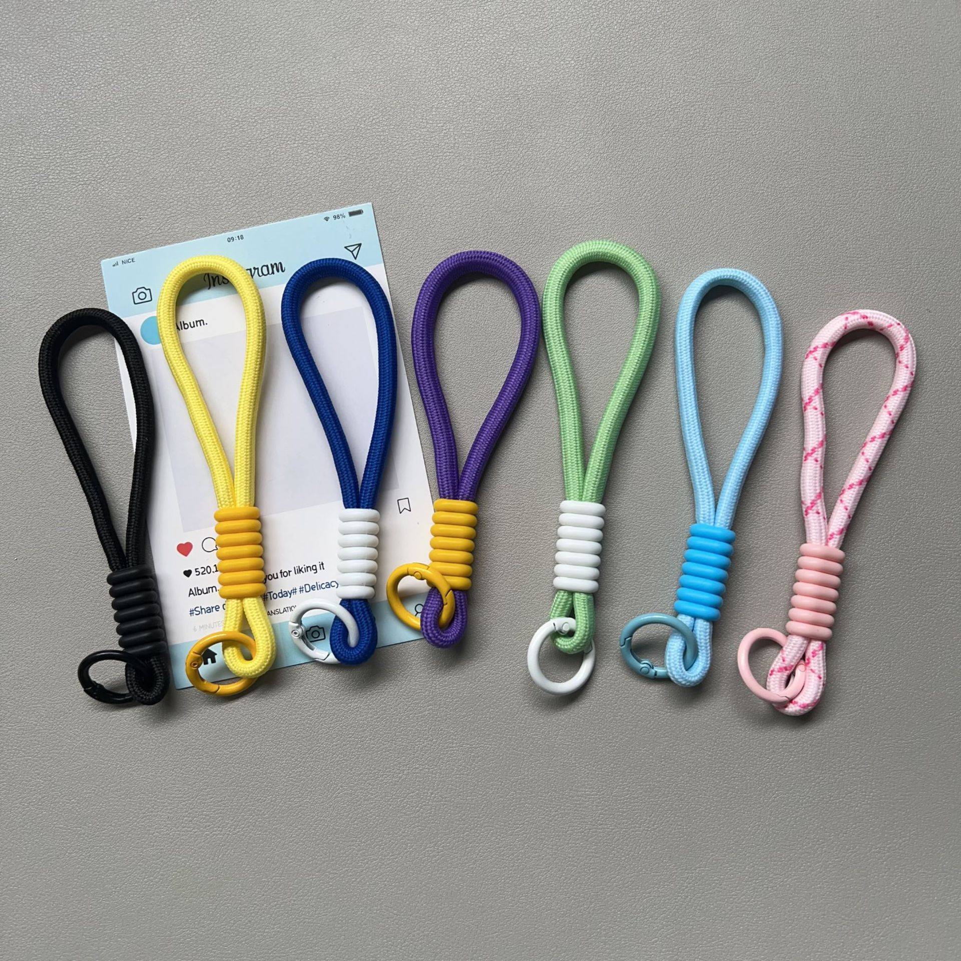 Mobile phone lanyard short anti-lost rope hand-woven versatile hand rope dopamine color matching wrist lanyard jewelry