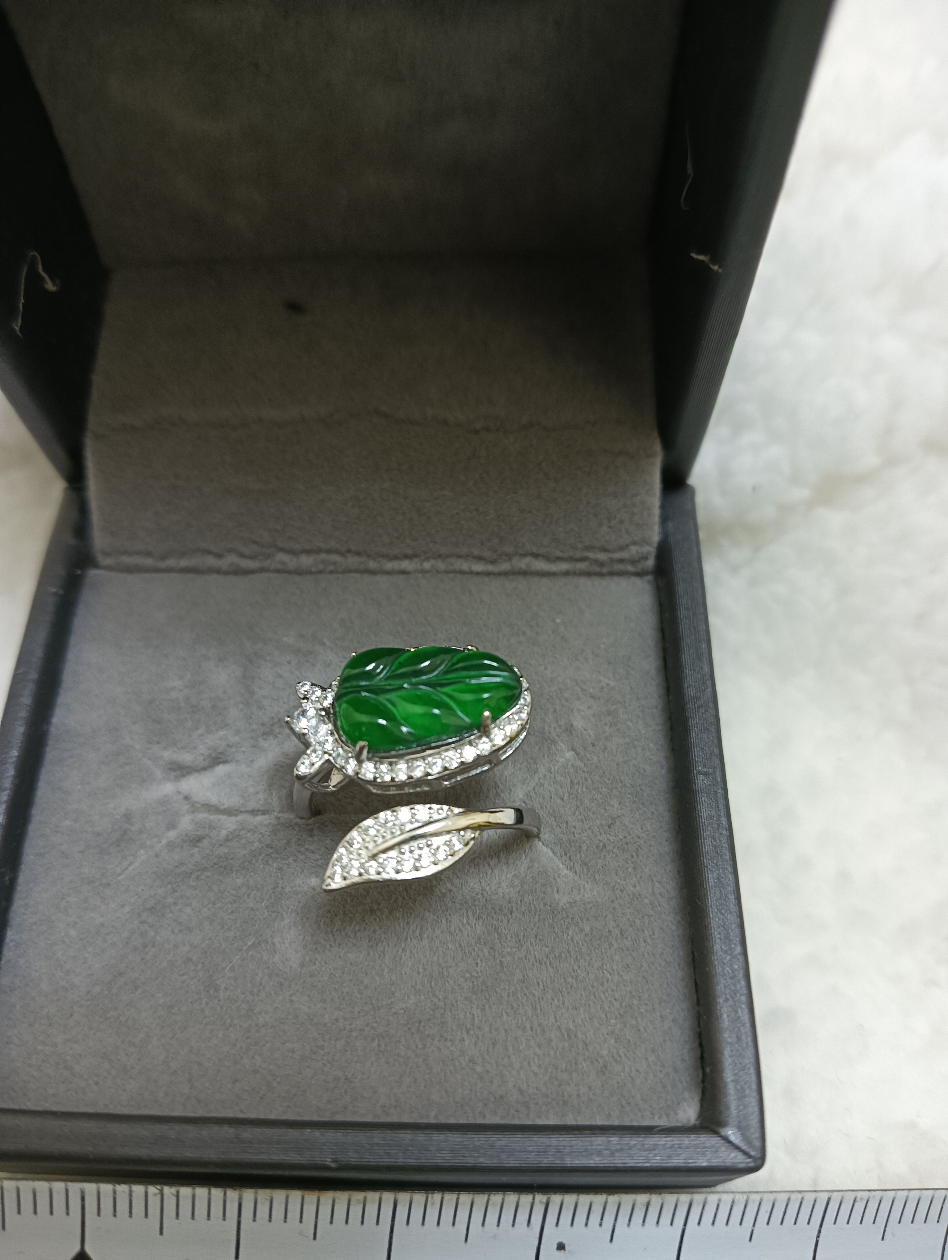 A-quality jade ice female small ring