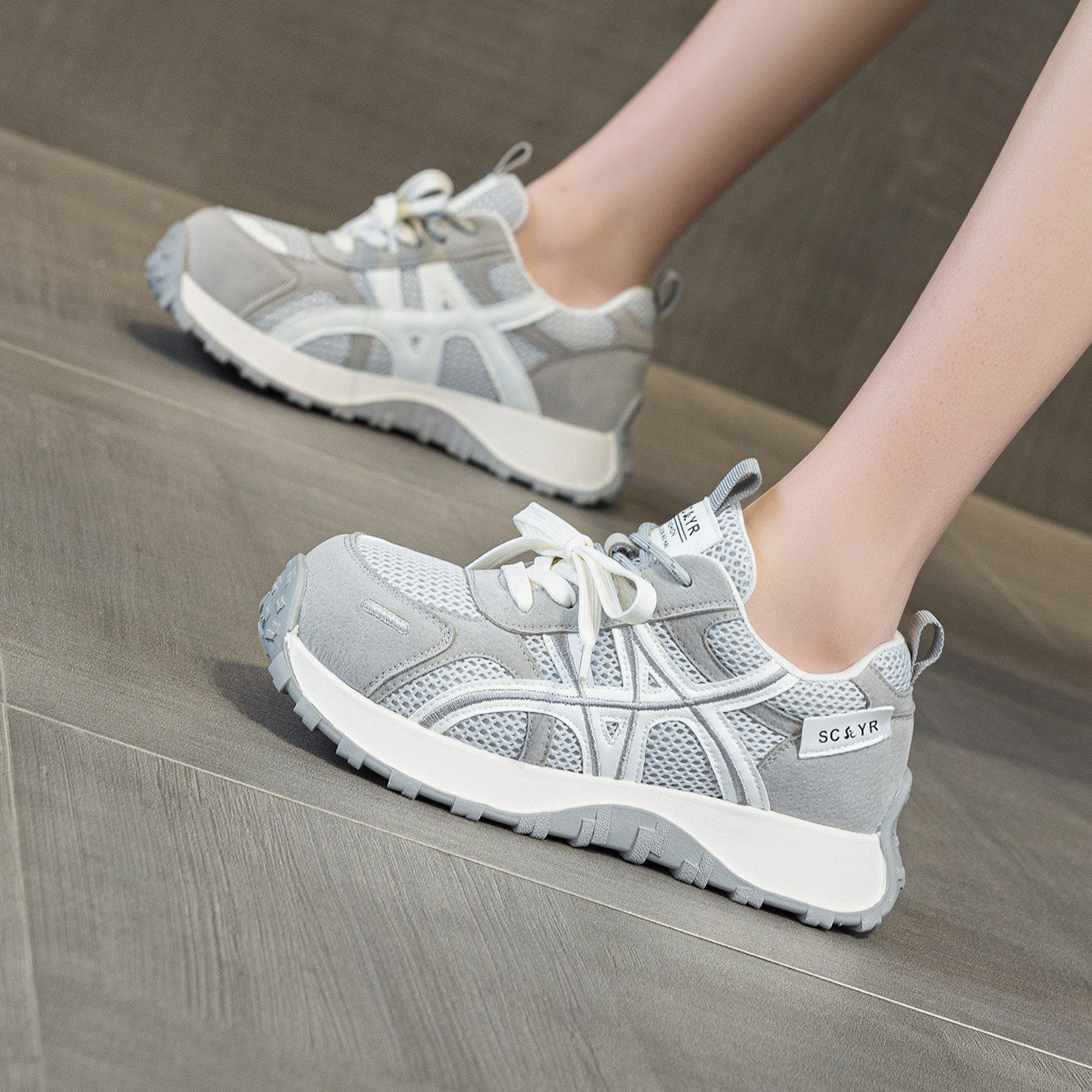 黄色平底休闲鞋女春季新款低跟跑步阿甘鞋轻便真皮运动老爹德训鞋,淘宝优惠券,粉丝福利购,淘宝优惠卷