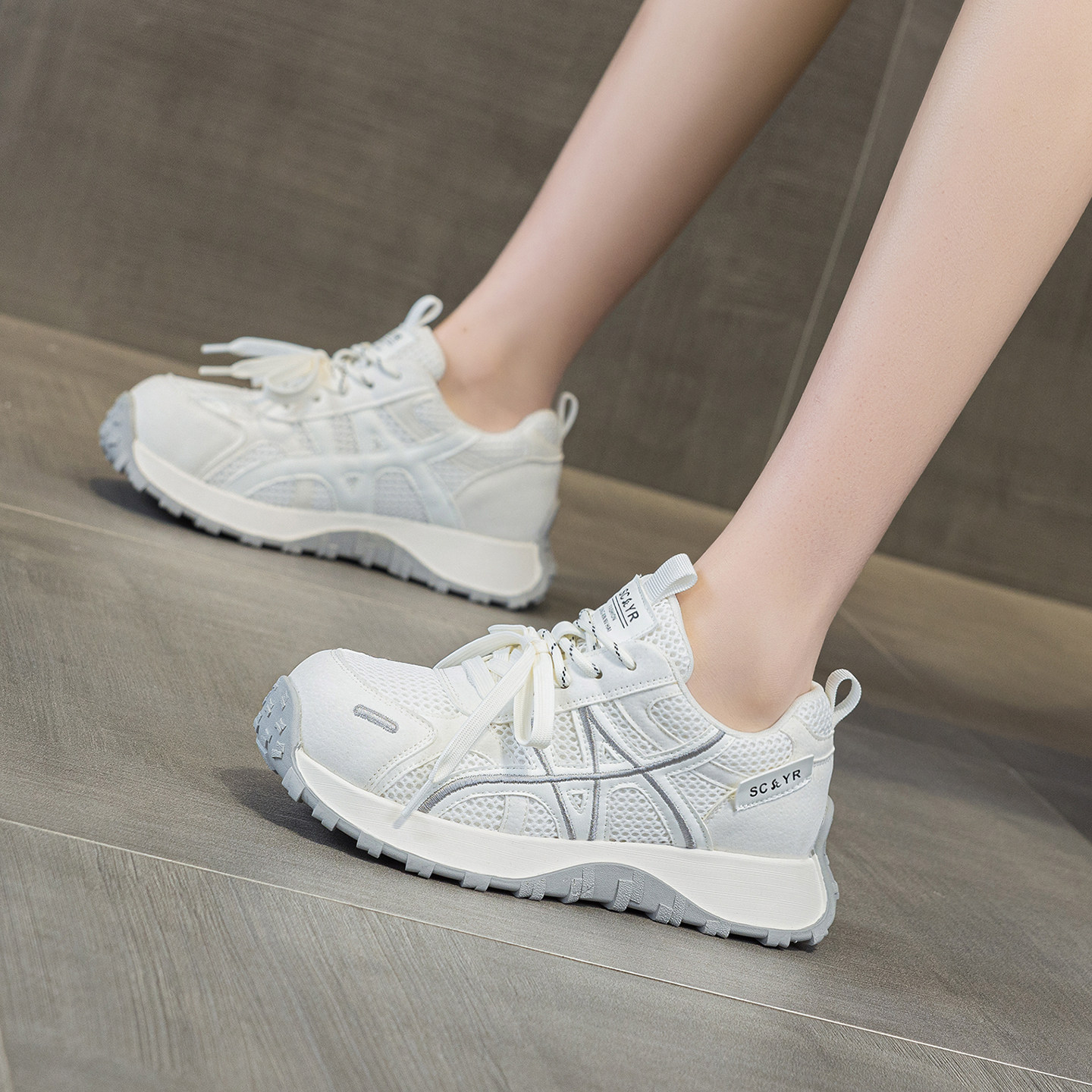 黄色平底休闲鞋女春季新款低跟跑步阿甘鞋轻便真皮运动老爹德训鞋,淘宝优惠券,粉丝福利购,淘宝优惠卷