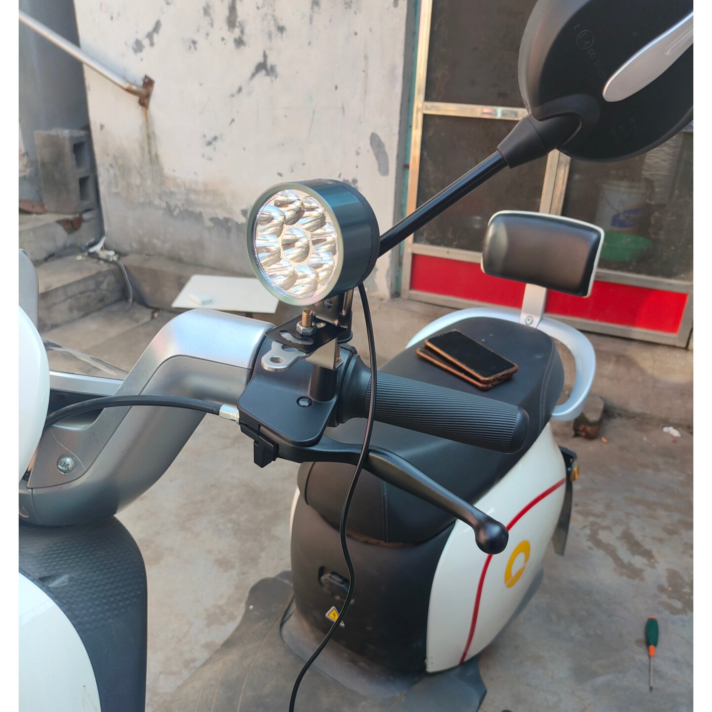 USB车灯5伏电动车大灯免接线USB插口灯充电宝灯自行车改造灯LED灯,淘宝优惠券,粉丝福利购,淘宝优惠卷