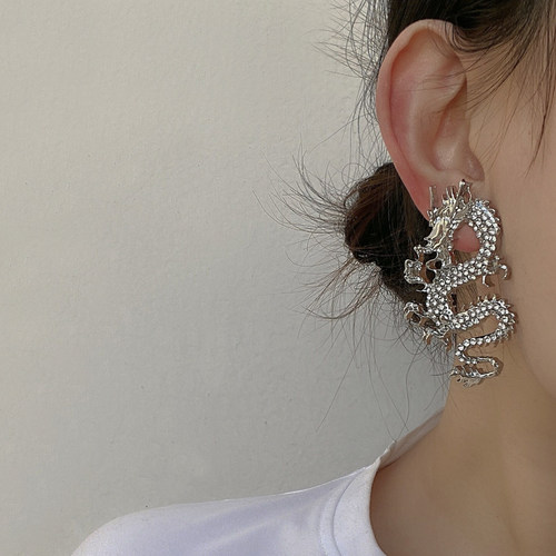 复古耳饰Vintage欧美巴洛克金属镶钻龙造型几何浮雕满钻耳钉耳环 - 图0