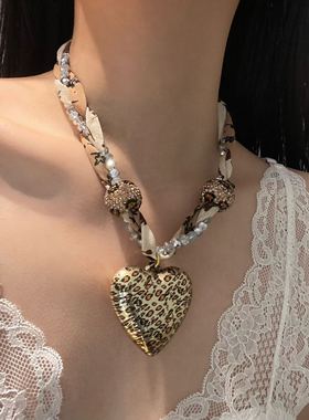 复古名媛风金属豹纹爱心吊坠项链