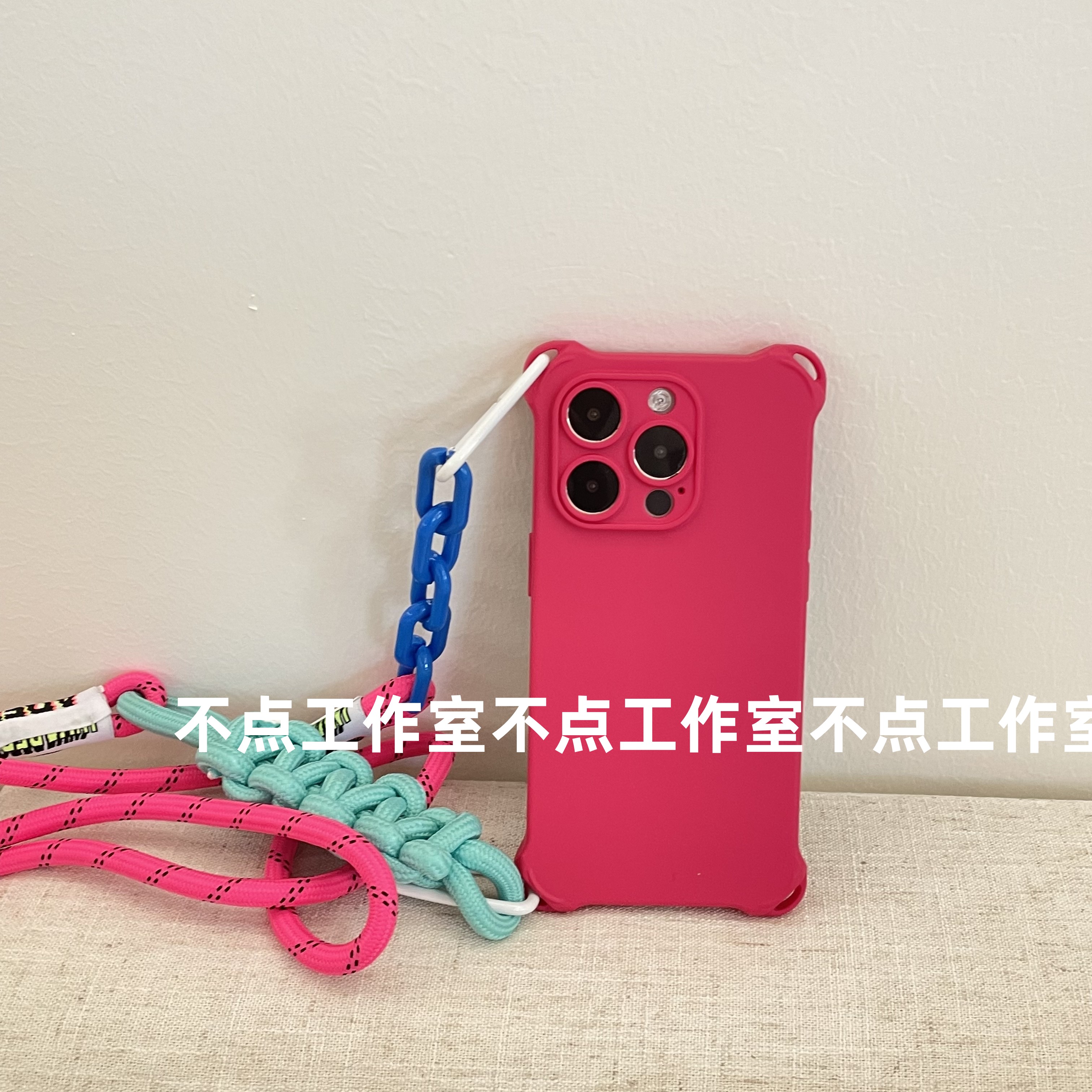 适用苹果13手机壳带挂绳斜挎14pro背带可调节少女辣妹红iphone12promax挂脖可背新款女xs max手提ins风11手拎