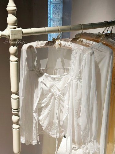 「LA」娇香伊人*法式丝带外衫睡衣舒适带胸垫甜美温柔家居服套装 - 图2