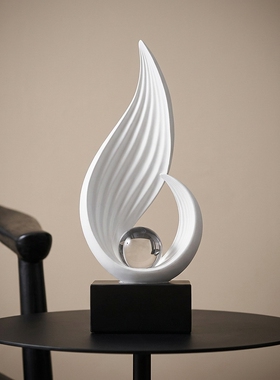 现代轻奢抽象白色雕塑摆件