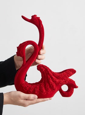 轻奢天鹅绒布红酒架摆件