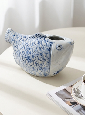 青花瓷鲤鱼摆件吉祥年年有余