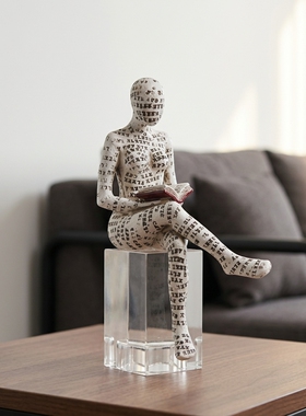 创意字母印花玻璃人物雕塑摆件