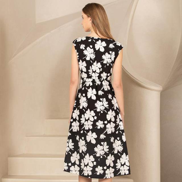 Mingshilu Slim Fit Black and White Printed A-Line Dress