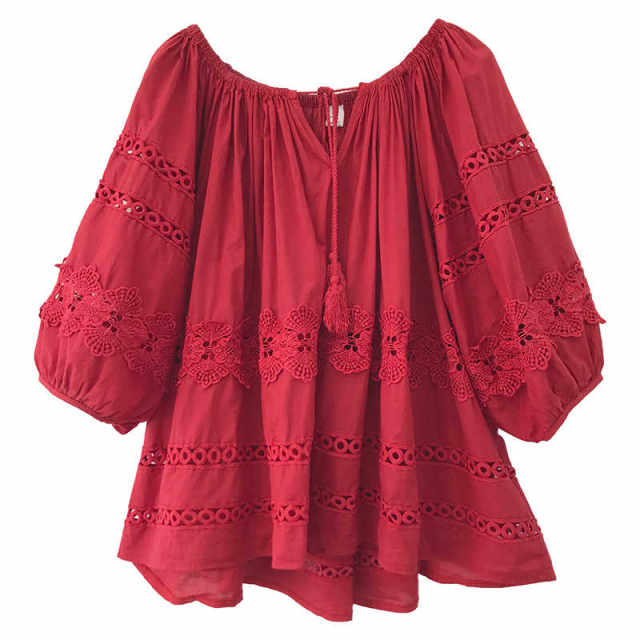 ເສື້ອເຊີດ Babydoll ເປັນຮູບ່າສີແດງແບບແຂນຍາວ