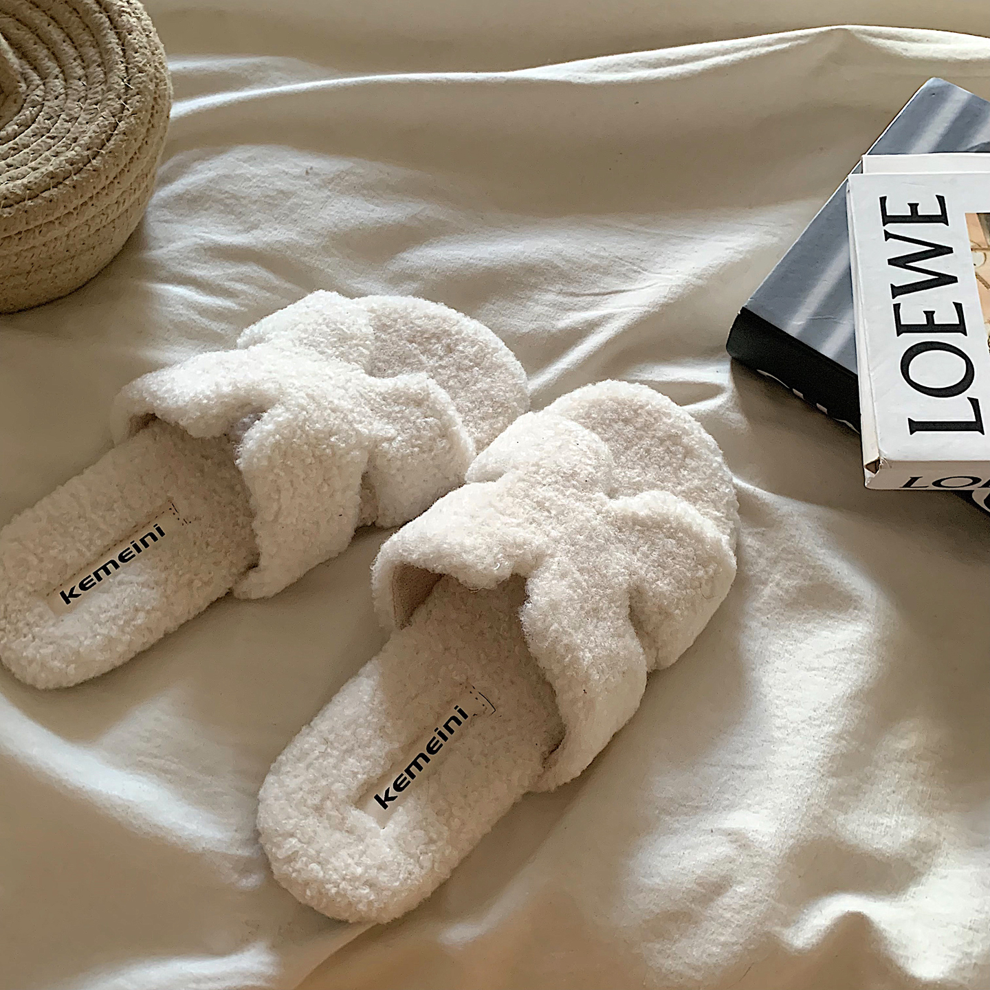 奶油卷羊~ins温柔风加绒一体毛毛拖鞋女冬外穿网红时尚保暖棉拖鞋 - 图1