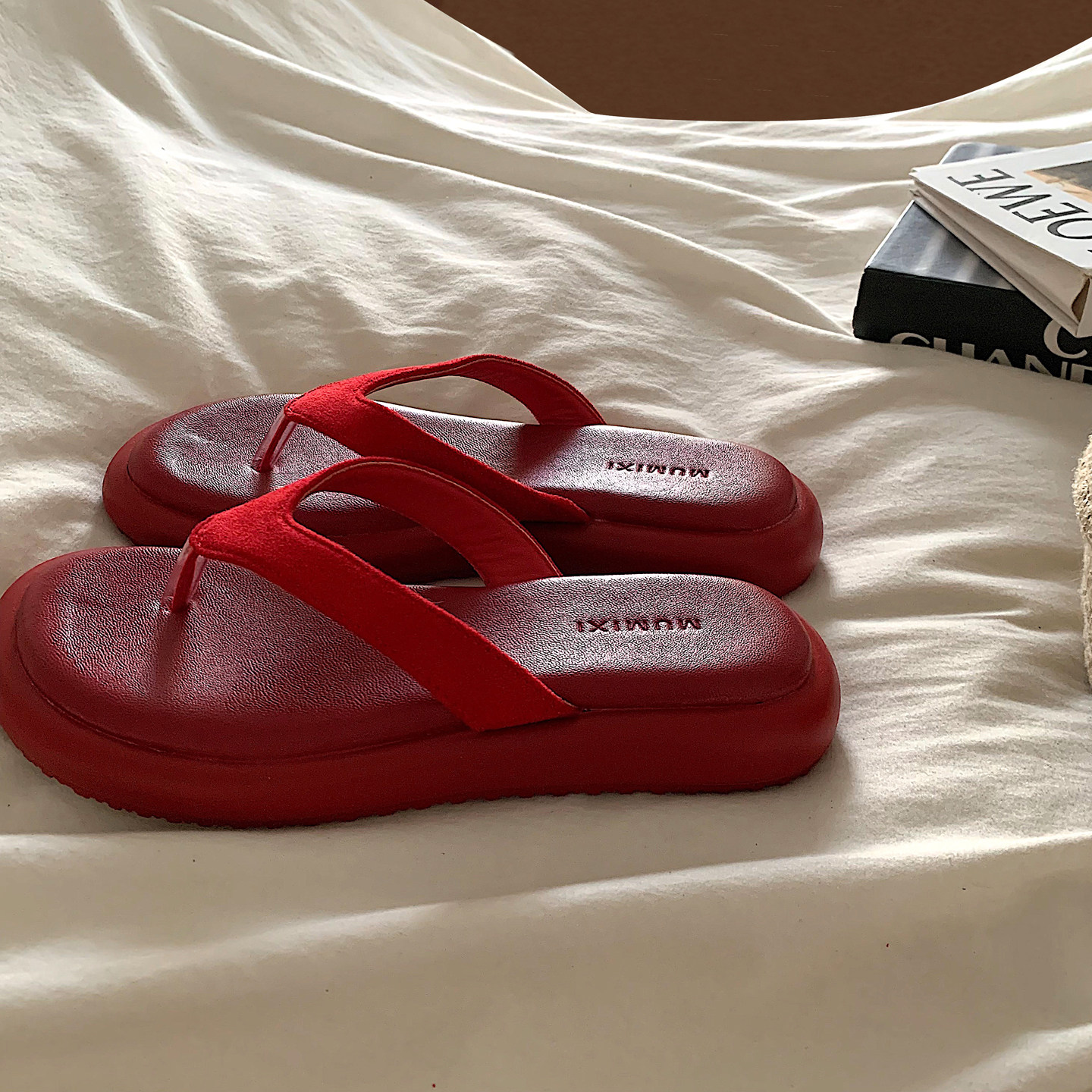 金屿鹿丝绒红~ins晚晚风厚底人字拖女夏外穿度假网红绝美夹趾凉拖,淘宝优惠券,粉丝福利购,淘宝优惠卷