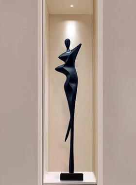 玄关入户艺术轻奢瘦长型壁龛酒店抽象人物雕塑落地摆件高级感装饰