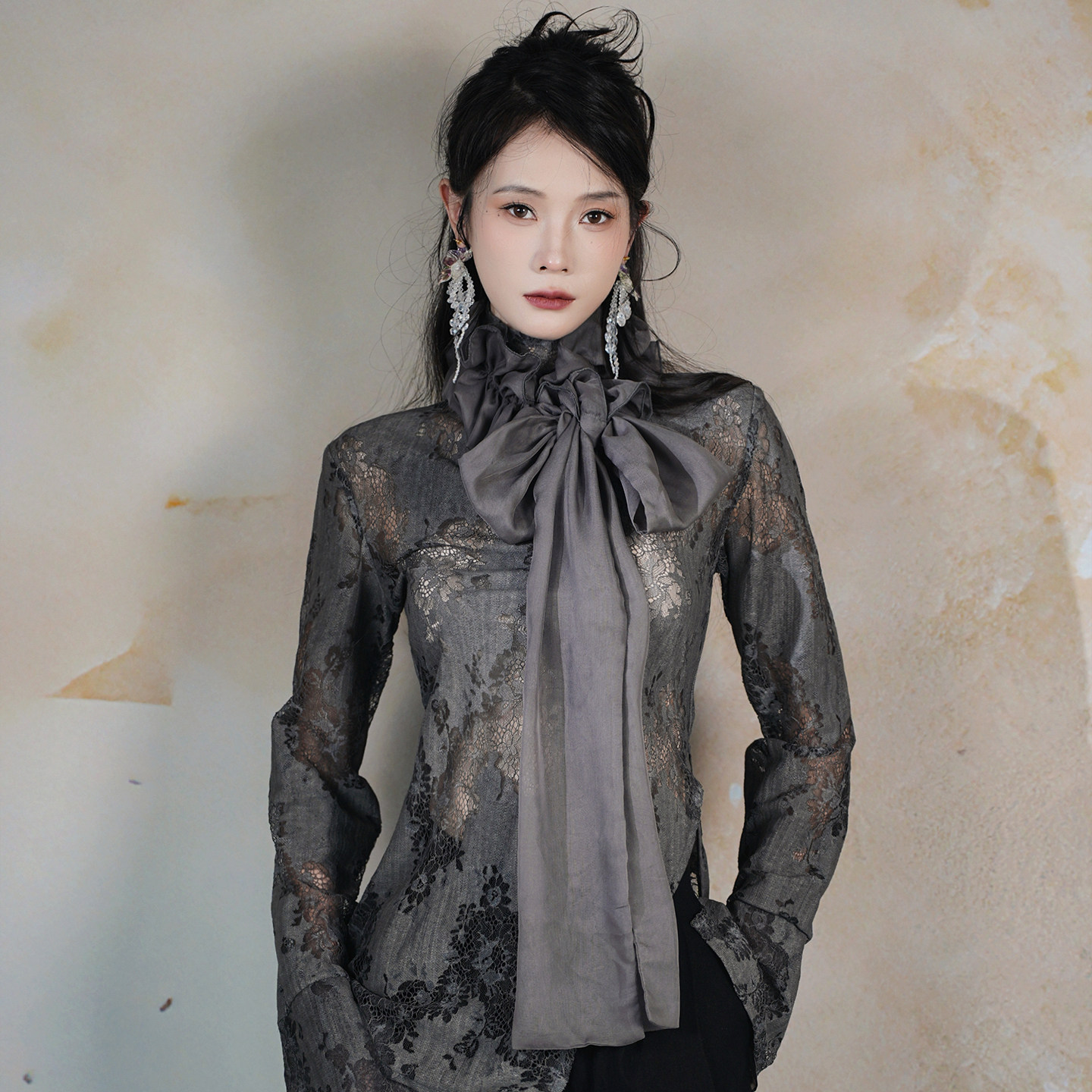 人间蜉蝣 雾屿蕾丝·双生荷叶领喇叭袖2025秋冬新款长袖上衣女,淘宝优惠券,粉丝福利购,淘宝优惠卷
