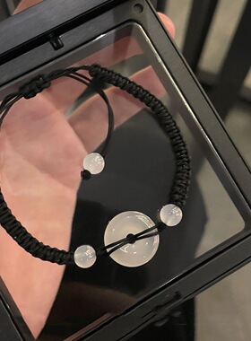 新款平安扣男女生手链情侣款小众设计感女手串本命年红绳编织配饰