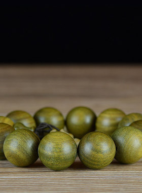 绿檀木佛珠手串顺纹老