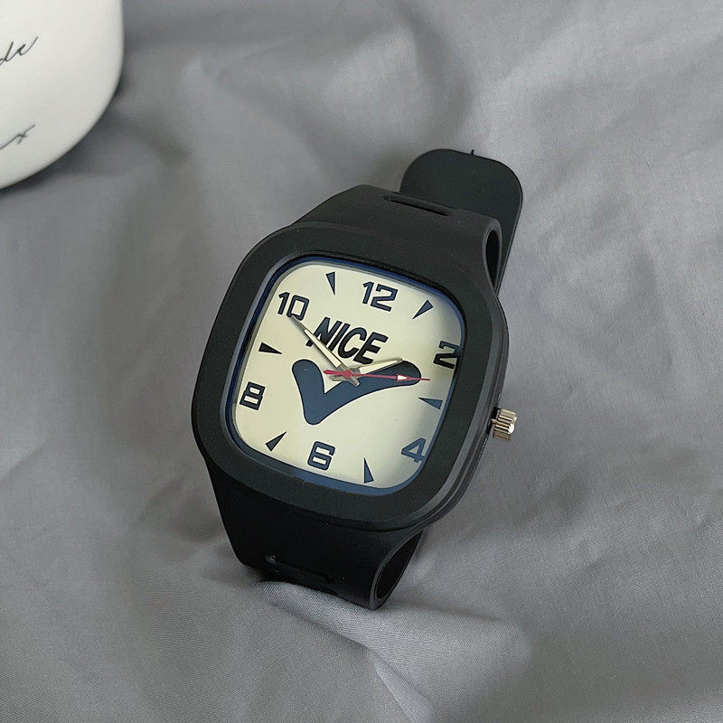 男女款学生ins黑白一对2022年手表 bindley国产腕表