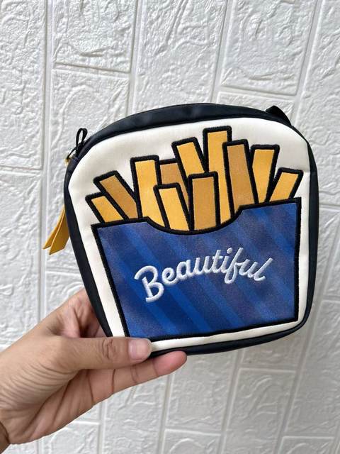 10 limited editions in Japan! Cartoon cute and creative portable storage bag cosmetic bag storage bag storage bag