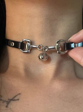 暗黑甜酷辣妹小众设计感choker皮质铃铛项圈哥特百搭颈链女