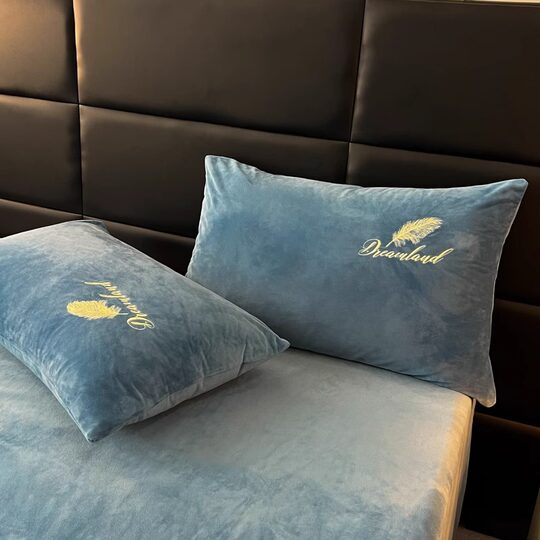 轻奢牛奶绒刺绣被套四件套冬季加厚被单双面珊瑚法兰绒被罩床笠款