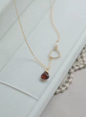 樱花项链女高级设计感轻奢小众设计桃花锁骨链新款甜美出游搭配