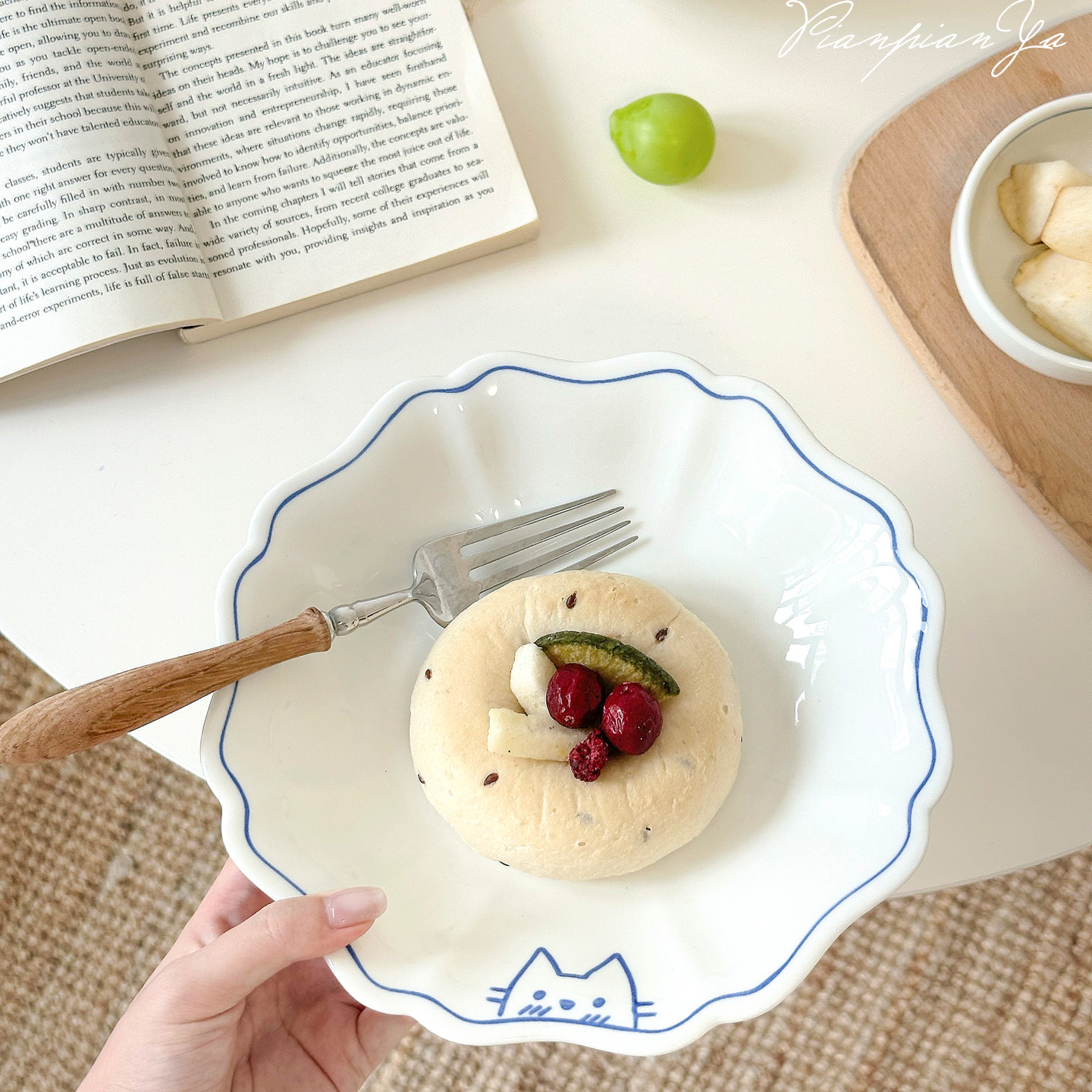 可爱手绘线条猫咪陶瓷餐具简约高颜值釉下彩调味碟米饭碗陶瓷盘子 - 图2