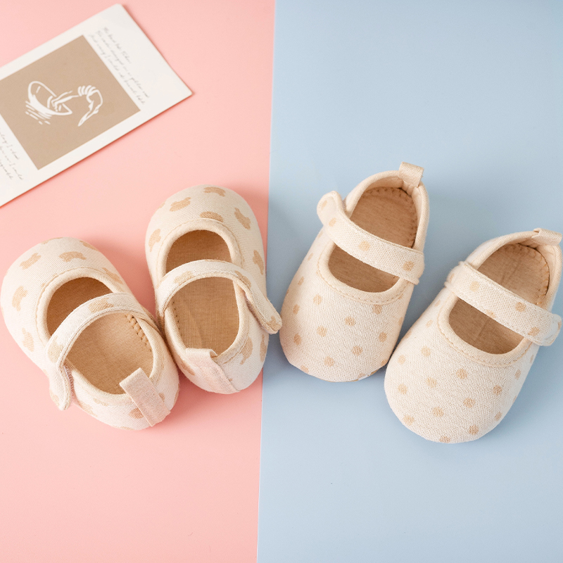宝宝鞋子婴儿室内鞋步前鞋不掉软底棉鞋学步女外出0-6-12个月春秋
