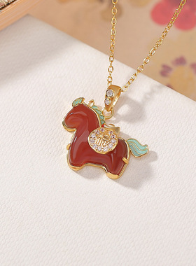 S925纯银镀金红玛瑙本命马红色新年礼物气质百搭个性银项链