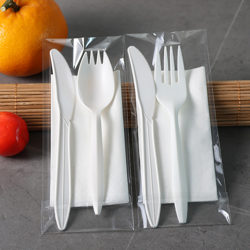 一次性刀叉勺套装  三件套汤勺+叉+刀+纸巾 可降解餐具独立包装