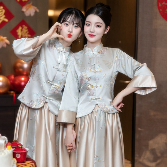 Chinesische Brautjungfernkleider Herbst und Winter im chinesischen Stil Schwesternkleider 2025 Neue Bestie-Kleider Schlanke Schwesternkleider in Übergröße für Frauen