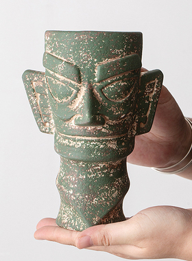 三星堆人像鸟雕塑陶瓷花器摆件