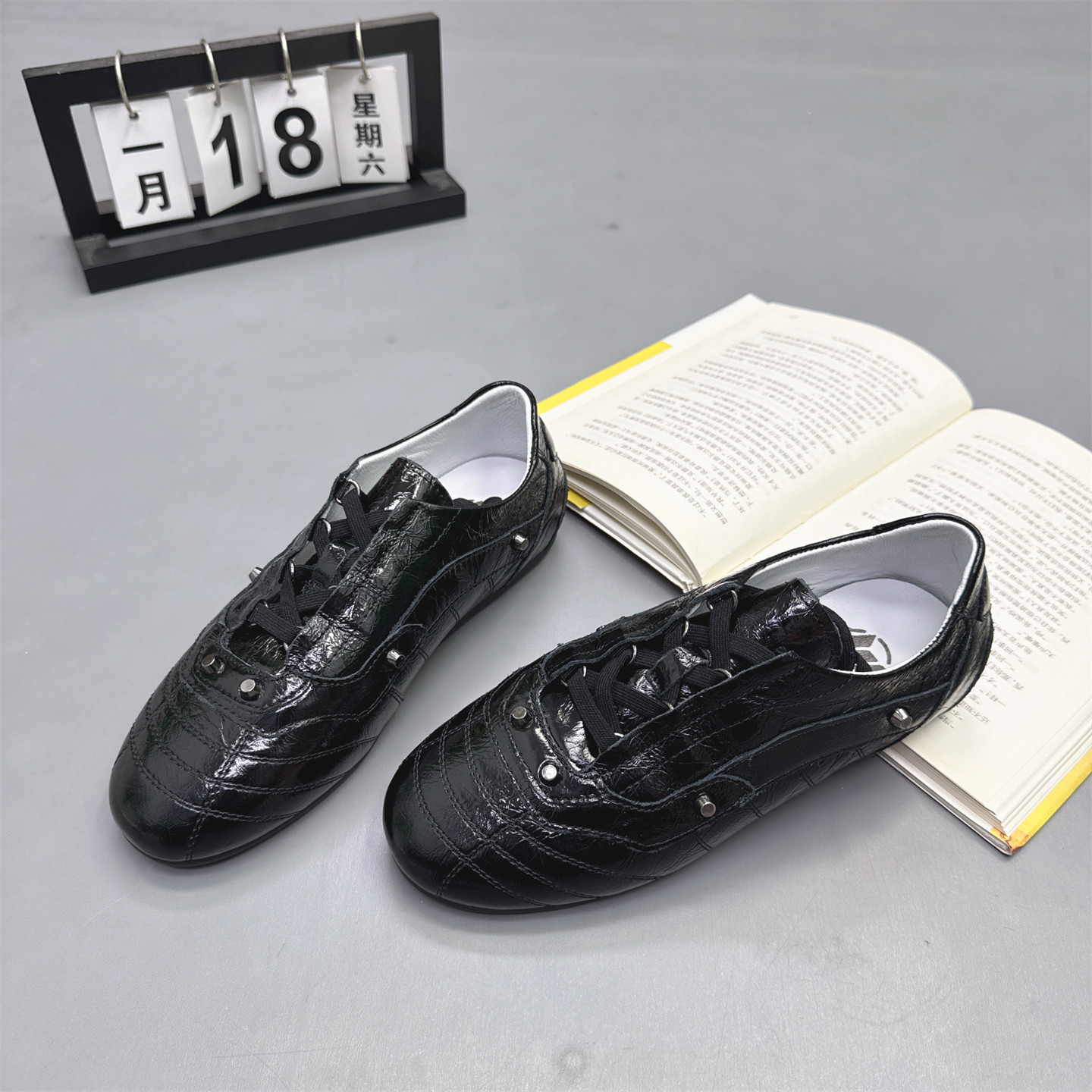 头层牛皮~软底铆钉德训鞋女鞋2026春款圆头百搭华夫鞋休闲小白鞋,淘宝优惠券,粉丝福利购,淘宝优惠卷