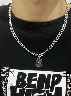 潮流铭牌项链男款百搭设计感轻奢小众时尚男款字母锁骨链古巴链