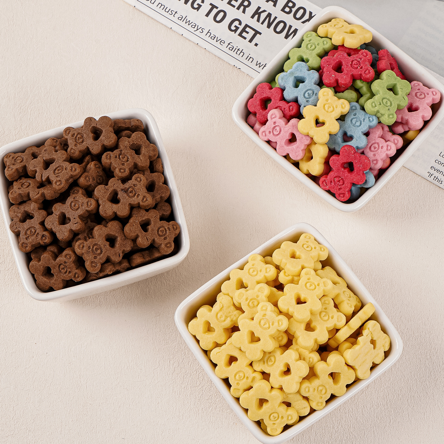 Bear biscuit cake decoration ornaments colorful love hollow cookies children's birthday animal dessert baking decoration