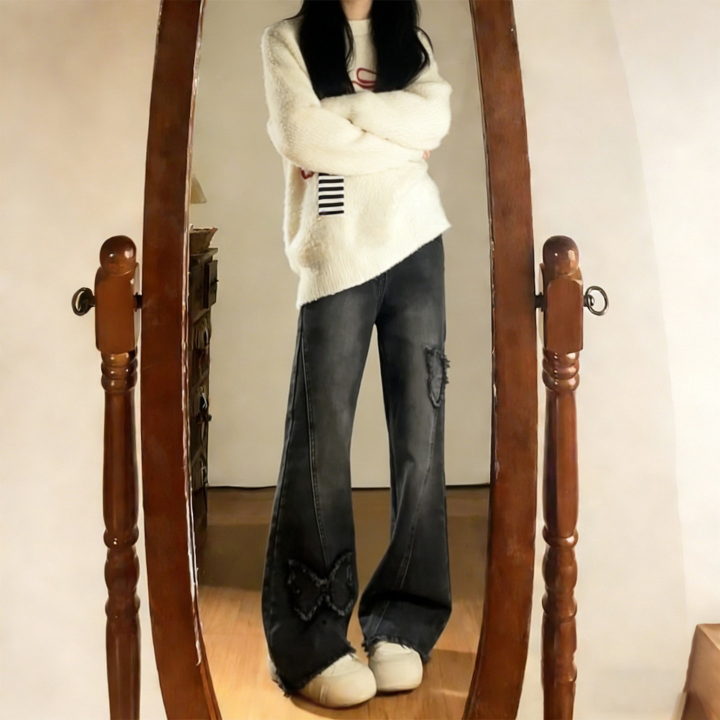 大码女装胖mm高腰百搭阔腿牛仔裤女刺绣蝴蝶显瘦显腿长微喇长裤潮,淘宝优惠券,粉丝福利购,淘宝优惠卷