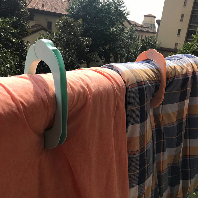Hanging quilts and quilts, fixing windproof clips