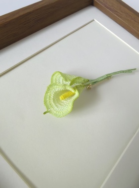 拈花记手作*微钩马蹄莲胸针