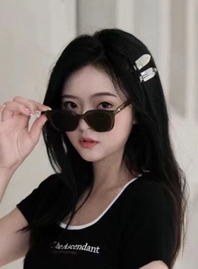 方形灰色墨镜女星星装饰镜腿小脸