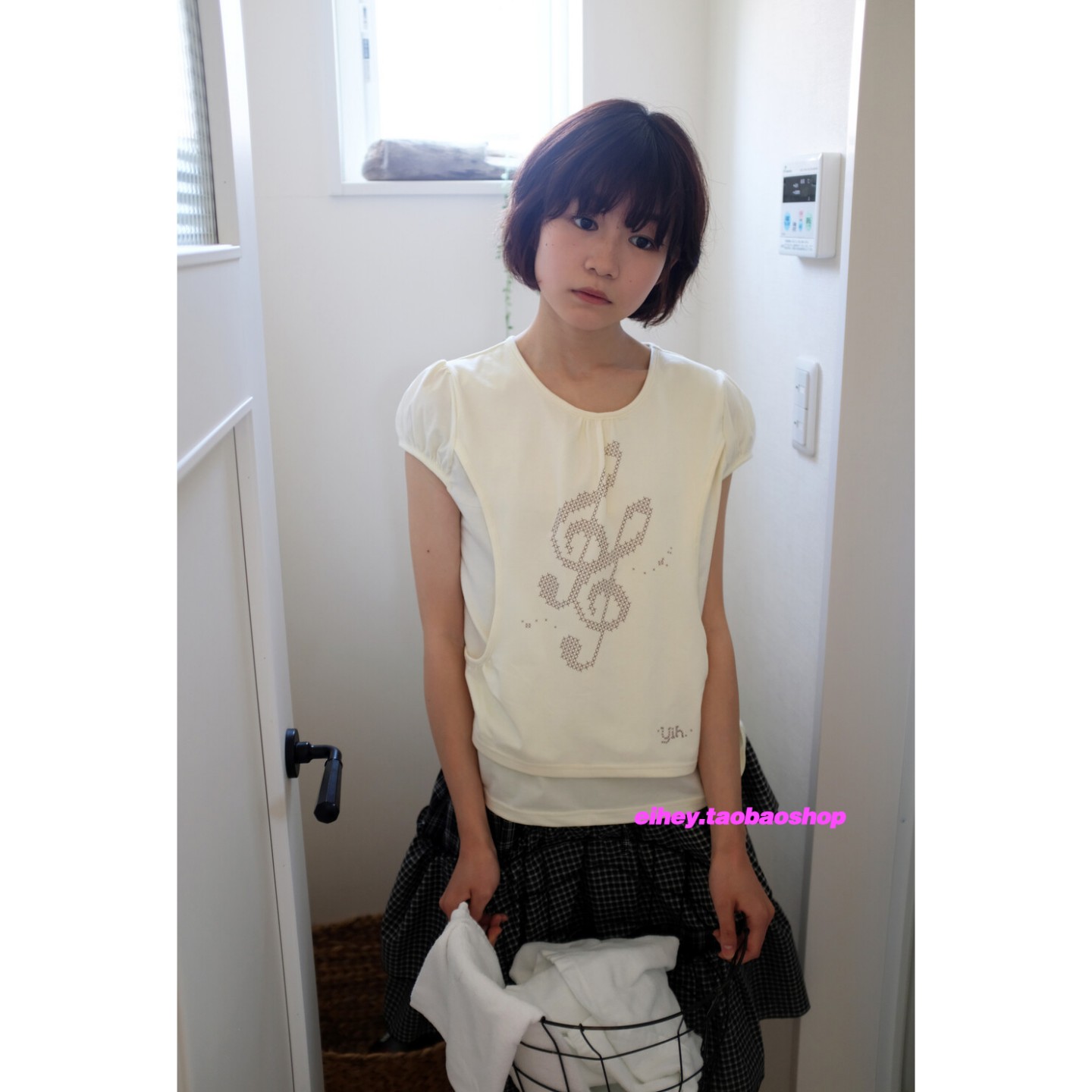 eihey诶嘿2025夏季新品纯色音符印花假两件短袖圆领套头上衣T恤女 - 图1