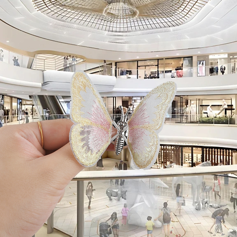 会动的蝴蝶汽车摆件车载车内饰品摆件中控台治愈系装饰品生动创意