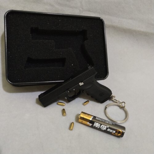 合金帝国格洛克g17抛壳金属模型玩具枪1比3小比例忽必烈p1钥匙扣 - 图1